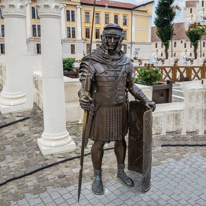 LOOYAR Roman Empire Legion Undead Centurion Warrior Resin Statue Sculpture Ornament Figurine Craft for Home Living Room Porch Decoration Desk Desktop Gift