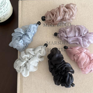 Pince à cheveux élégante en mousseline de soie plissée antidérapante pour queue de cheval pour femme - Product Image 1