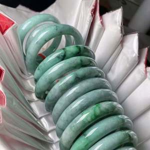 Jadéite fabrication pas de fissure concubine impériale <span class=keywords><strong>Jade</strong></span> Bracelet Myanmar <span class=keywords><strong>Jade</strong></span> naturel A Type <span class=keywords><strong>Jade</strong></span> Bracelets usine en gros - Product Image 2