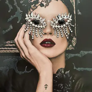 Bingkai kacamata berlian imitasi mewah kepribadian kacamata hitam berlian berlian Punk Pria Wanita baru 2024 Aksesori pesta kacamata kristal