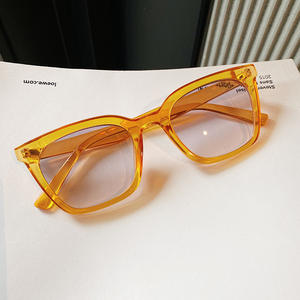 Gafas de Sol de Estilo Coreano para Mujer, Montura Cuadrada Pequeña, Lentes de PC con Gradiente Azul UV400, Tipo 3 - Product Image 1