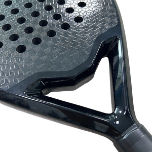 <span class=keywords><strong>Raquette</strong></span> <span class=keywords><strong>de</strong></span> <span class=keywords><strong>padel</strong></span> en fibre <span class=keywords><strong>de</strong></span> carbone 12K <span class=keywords><strong>de</strong></span> haute qualité, personnalisée, nouvelle conception professionnelle 2025, portable, légère et durable - Product Image 4