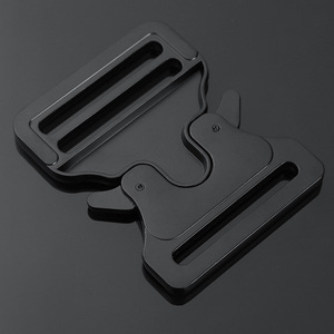 Boucle de sac à dos tactique à dégagement rapide en métal réglable pour sangle plate, type plaque noire - Product Image 2