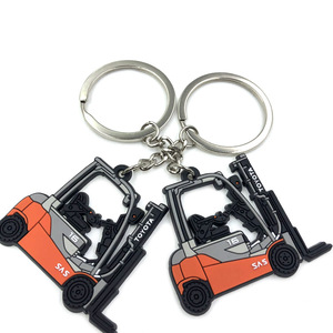 2022 nóng bán nhà máy bán hàng trực tiếp <span class=keywords><strong>PVC</strong></span> cao su xe logo <span class=keywords><strong>Keychain</strong></span> bán buôn 2D Đồ chơi xe nâng <span class=keywords><strong>Keychain</strong></span> mềm Keyring - Product Image 5