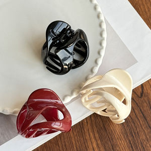 Pinza de pelo sencilla y elegante para cola de caballo alta, pinza de resina hecha a mano para la parte trasera de la cabeza, pinza de tiburón mediana para otoño e invierno - Product Image 4