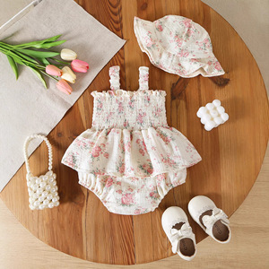 Combinaison d'été 2026 pour bébé fille, à bretelles, motif floral, sans manches, adorable body triangulaire avec chapeau - Product Image 2