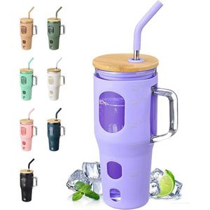 แก้วน้ำ BPA Free ขนาด 32 ออนซ์ แก้วกาแฟแบบใช้ซ้ำได้ ขวดน้ำ ฝาไม้ไผ่ ปลอกซิลิโคน พร้อมตัวบอกเวลา หลอดดูด เป็นมิตรกับสิ่งแวดล้อม - Product Image 1