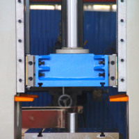 Prensa Hidráulica de 63T con Estructura en H para Estampado y Conformado de Metal con Control PLC y Certificación CE