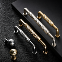 Poignées de meubles en alliage de zinc argenté, style martelé, 128 mm, personnalisées OEM, pour armoires de cuisine en bois.