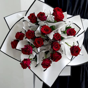 20 Piezas de Papel de Regalo Impermeable Blanco y Negro con Diseño de Aristócratas, Estilo Coreano, Material para Envolver Ramos de Flores - Product Image 1