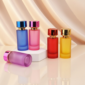 Atomizador de Perfume de Vidrio Colorido de Lujo al por Mayor, Botella de Perfume Cosmética Reutilizable de 50 ml con Bomba Pulverizadora - Product Image 5