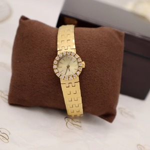 Montre à quartz pour femme, populaire, originale, vintage, exquise, à motif écorce, ornée de diamants, avec aiguilles, dorée - Product Image 4
