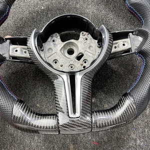 Volante de Cuero y Fibra de Carbono de Alta Calidad para <span class=keywords><strong>BMW</strong></span> X5 F10 F30 <span class=keywords><strong>335i</strong></span> F05 F12 F20 F22 F25 F32 F35 F36 M3 M5 M6 X5 F15 M340 - Product Image 4