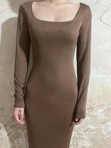 Vestido ajustado de punto acanalado para mujer, manga larga, corte entallado, moda boutique, logotipo personalizado, disponible en stock. - Product Image 6