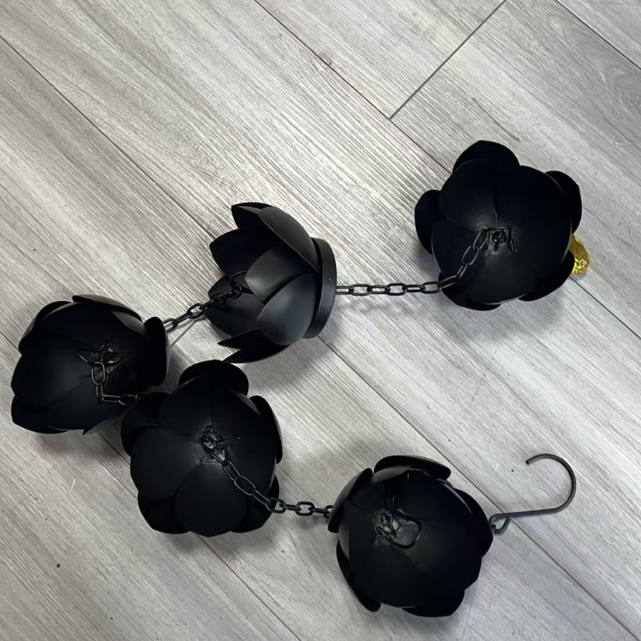 Cadena de lluvia de loto negro