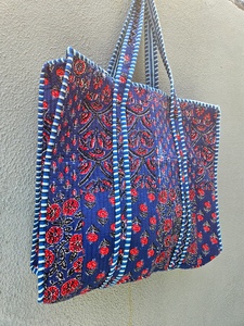Sac fourre-tout en coton bleu et rouge de qualité supérieure, sac à main matelassé à motifs imprimés, réutilisable pour un usage quotidien féminin, excellent rapport qualité-prix - Product Image 2