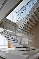 Escalier superposé moderne de luxe pour intérieur résidentiel, escalier flottant superposé en bois massif et marches en pierre frittée