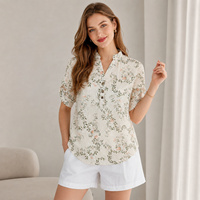 Chemisier Chic à Motifs Floraux et Découpes Ajourées pour Femme, Col Fendu, Manches à Revers, en Mélange de Viscose, Idéal pour les Vacances d'Été et les Tenues de Plage