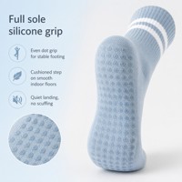 Service OEM Chaussettes de yoga antidérapantes pour femmes, chaussettes à grip avec semelle en silicone pour Pilates, Barre et usage domestique, logo personnalisé OEM