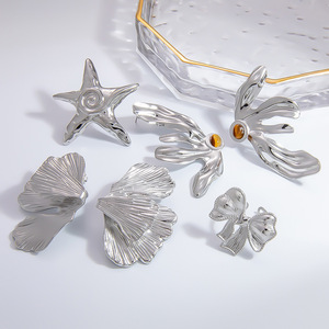 Pendientes de mariposa de acero inoxidable con baño de oro de 18 quilates y engaste de bisel para fiesta, joyería de moda, pendientes para mujer - Product Image 1