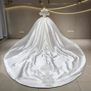 JFH133 Vestido de novia exclusivo sin tirantes, de satén color marfil, con cristales y hombros descubiertos - Product Image 2