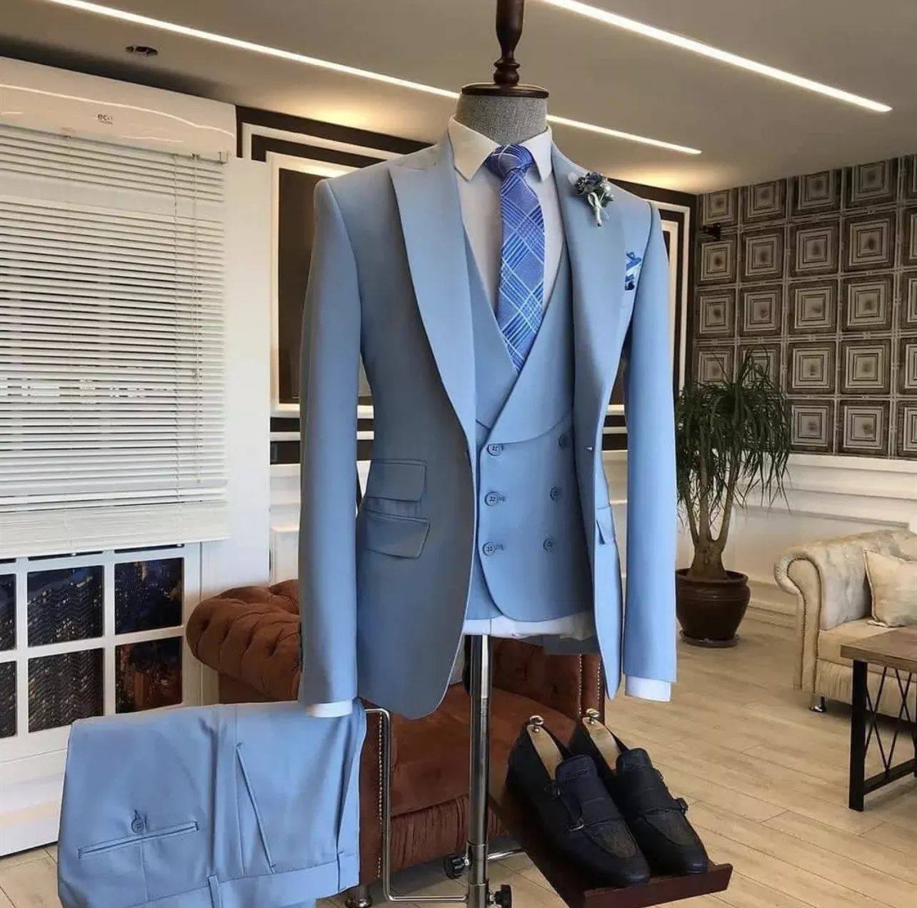 Elegant Men's Piece Suits Perfect for Formal Occasions