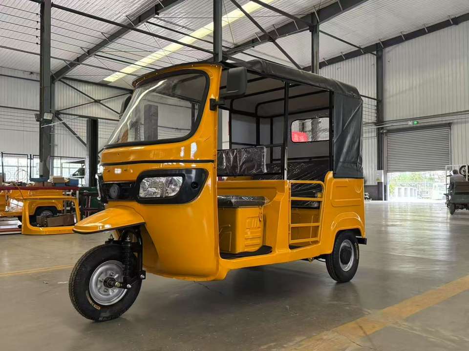 人気！乗客・業務用トゥクトゥク三輪車 運搬・積載対応 ガソリンエンジン搭載| Alibaba.com