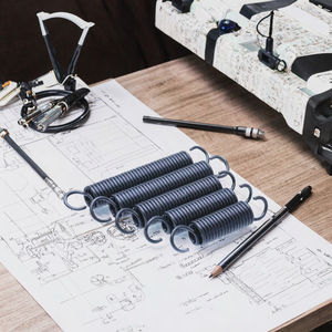 Ressort de tension en acier allié personnalisé avec double oreille, double crochet, conception en spirale pour une utilisation mécanique industrielle polyvalente - Product Image 3