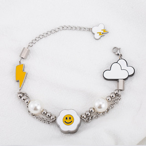 Pulsera de acero de titanio con perlas de dibujos animados y dije de cara sonriente con nube y rayo, joyería para uso diario - Product Image 2