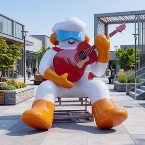 Statue en résine de dessin animé abstrait jouant de la guitare avec une cape rouge et des lunettes bleues, décoration d'intérieur, sculpture artistique - Product Image 3