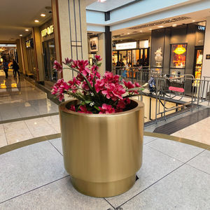 Jarrón decorativo elegante de acero inoxidable de metal dorado para hotel y hogar - Product Image 1