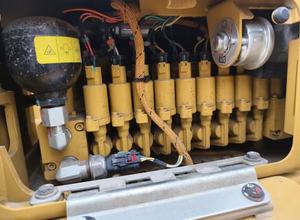 Mini-excavatrice Caterpillar 301.7 d'occasion du Japon, 1,7 tonne, moteur contrôlé par PLC, pompe hydraulique, vente d'origine - Product Image 5