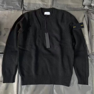 Pull en maille classique gris vintage décontracté de style designer de luxe en coton extensible 100 % pour homme - Product Image 4