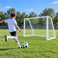 But de football en plastique 182x120cm, installation rapide avec attaches à pression et piquets de fixation au sol pour les jeux de jardin des jeunes