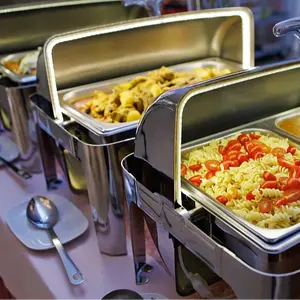 Enhance your commercial equipment with our buffet food warmer Hotel and restaurant round and rectangle 9L roll-top chafing dish