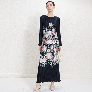 Của phụ nữ thanh lịch Miyake xếp li ăn mặc dài tay áo vòng cổ maxi ăn mặc cho bên buổi tối mặc - Product Image 2