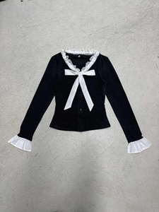 Cardigan gris en tricot pour femme avec col en dentelle blanche et nœud papillon, manches longues, poignets à volants, boutonné, idéal pour le bureau - Product Image 6