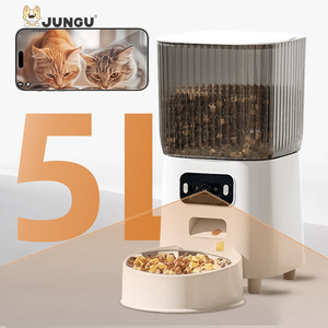 Distributeur automatique de nourriture pour chats et chiens avec caméra WiFi 5G double bande grand angle, contrôle des portions à distance et programmable, en plastique durable et acier inoxydable - Product Image 1