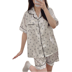 Pigiama Estivo da Donna con Stampa, Maniche Corte e Pantaloncini, in Raso di Seta, Set Pigiama con Stampa Semplice - Product Image 1