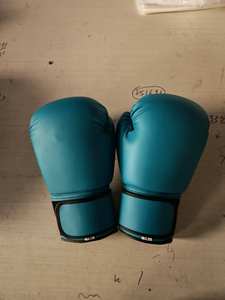 <span class=keywords><strong>Guantes</strong></span> de Boxeo de Cuero de <span class=keywords><strong>12</strong></span> <span class=keywords><strong>oz</strong></span> Profesionales al por Mayor para Todas las Edades con Logo Personalizado <span class=keywords><strong>Guantes</strong></span> Protectores de Entrenamiento para Gimnasio en Casa - Product Image 4