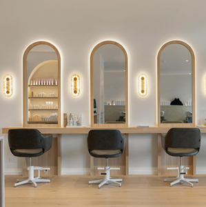 Miroir de salon mural encadré en bois naturel, miroir de <span class=keywords><strong>coiffure</strong></span> de luxe, miroir de coiffage en arche pour salon - Product Image 1