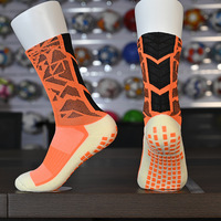 Vente en gros de chaussettes de football personnalisées Chaussettes de football d'élite Chaussettes de sport pour hommes avec logo personnalisé Jacquard à la mode