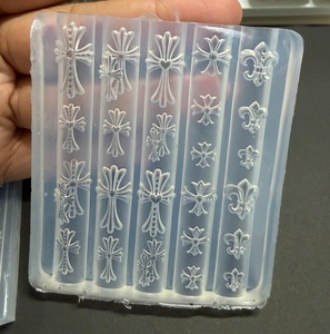 Moule à ongles en silicone 3D Punk Cross haute clarté pour DIY, moule à breloques pour accessoires d'ongles à presser - Product Image 5