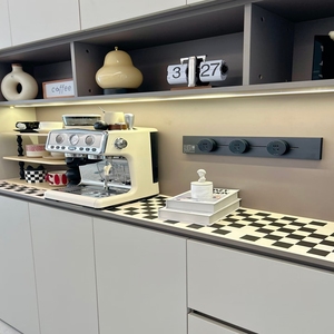 <span class=keywords><strong>Buffet</strong></span> <span class=keywords><strong>gris</strong></span> <span class=keywords><strong>clair</strong></span> moderne pour la maison et l'hôtellerie, au design élégant et avec des étagères ouvertes pour un rangement stylé - Product Image 6