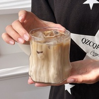 Tasse en verre borosilicate de couleur unie 300 ml, forme irrégulière, sans poignée, sans couvercle, pour café, latte et autres boissons