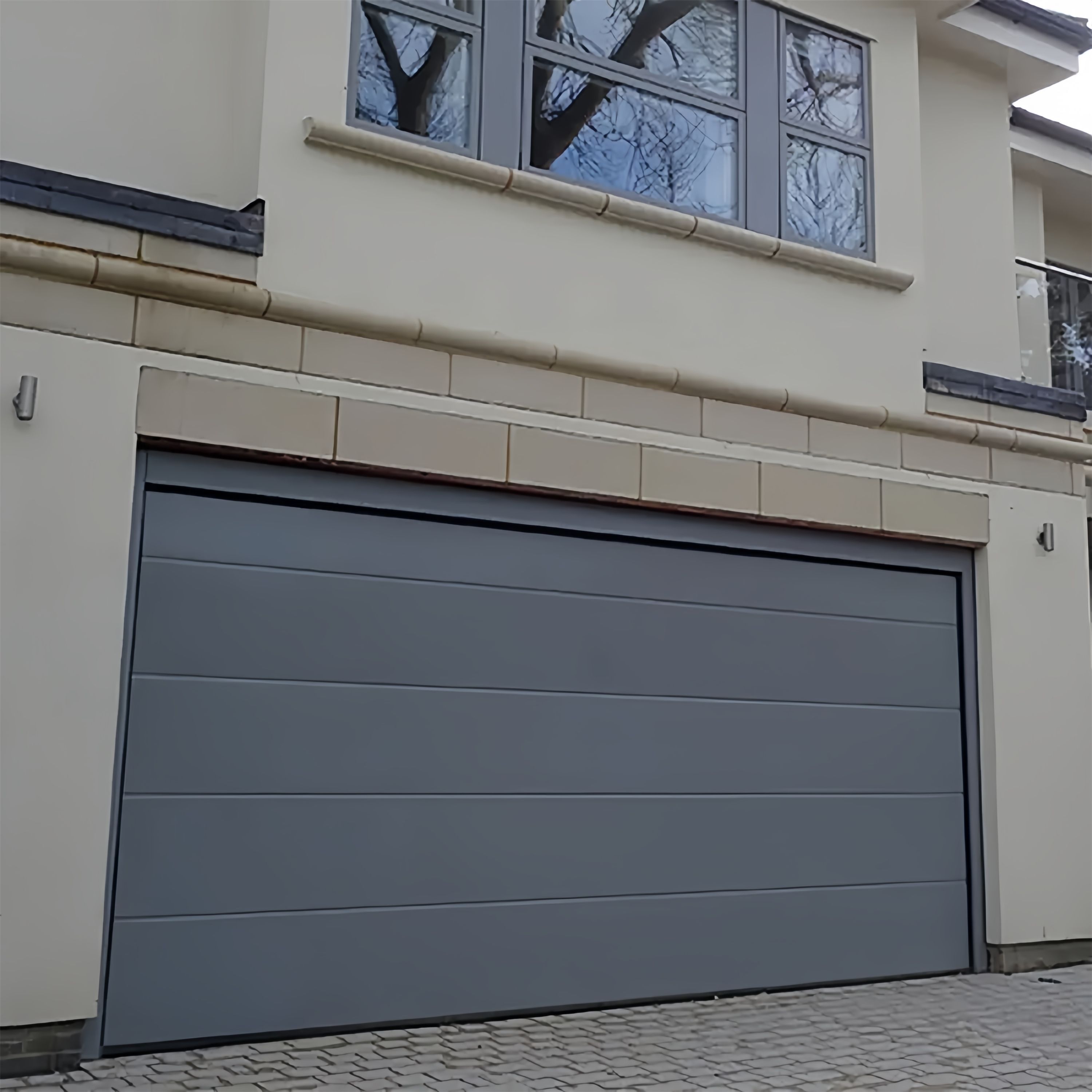 สีเทาเข้ม