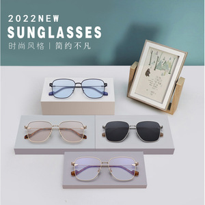 แว่นกันแดด Gm ทรง Unisex กรอบโลหะ เลนส์ PC ป้องกันรังสียูวี 400 ประเภท 3 ป้องกันแสงแดด สีเหลือง ความแข็งแรงสูง สไตล์แฟชั่น - Product Image 1