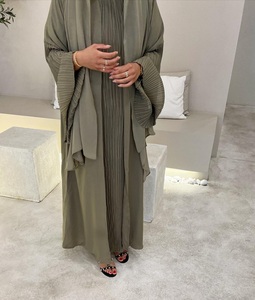Elegante Set Abaya Islamico da Donna in Due Pezzi, Stile Dubai con Abito Interno Plissettato e Veste Esterna, Design Turco di Lusso - Product Image 6