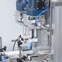 Ligne de production de remplissage de liquide de bureau entièrement automatique pour bouteilles de boissons remplissant l'équipement d'étiquetage de capsulage