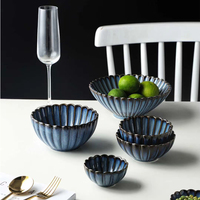 Ensemble d'assiettes en céramique de luxe, élégantes et originales, avec chrysanthème à la mode pour des cadeaux spéciaux
